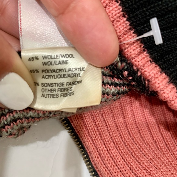 Vintage MONDI Wool Blend Sweater: 80s Abstract Art Design - Picture 8 of 10